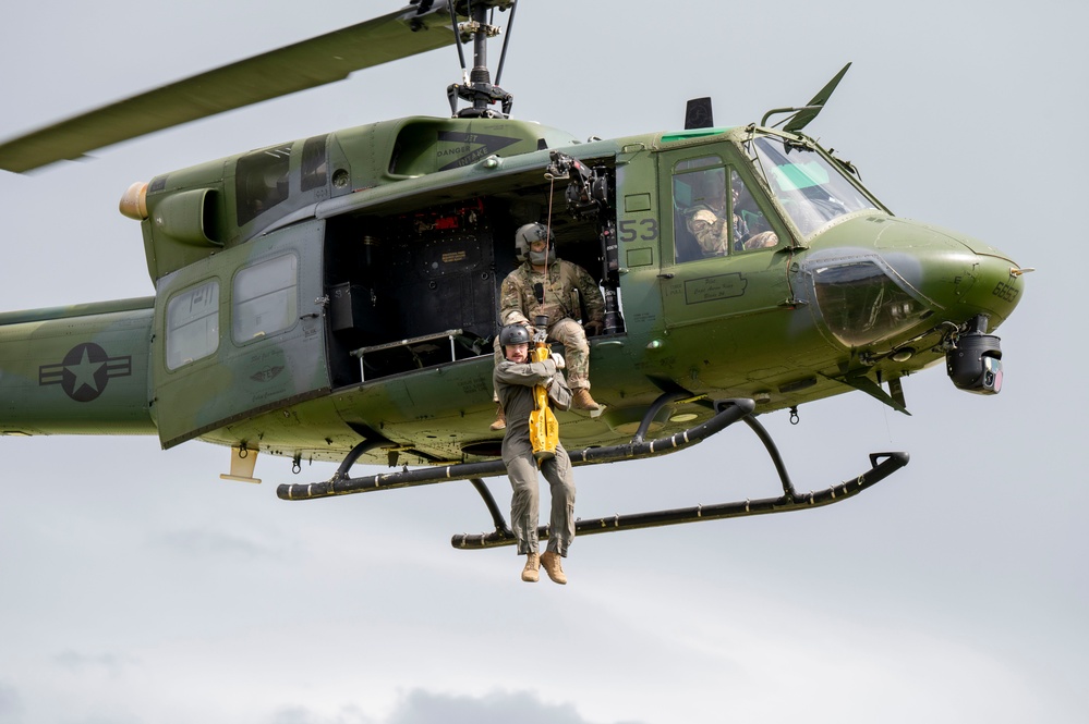 36th Rescue Squadron conducts hoist training