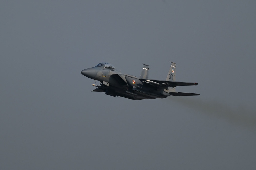 NORAD, USNORTHCOM commander visits F-15EX program