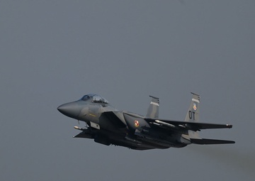 NORAD, USNORTHCOM commander visits F-15EX program