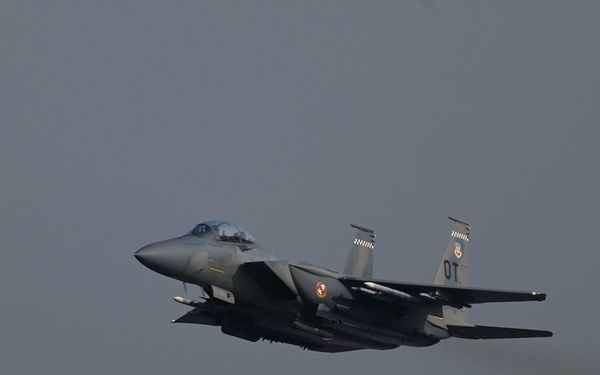 NORAD, USNORTHCOM commander visits F-15EX program