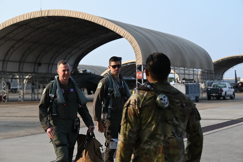 NORAD, USNORTHCOM commander visits F-15EX program