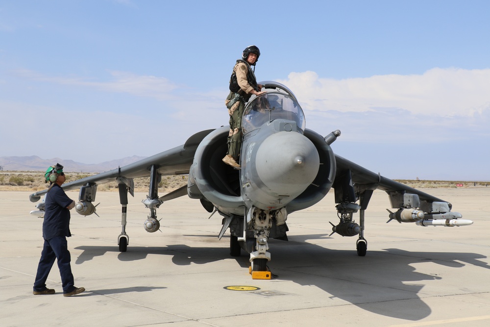 ‘Cosmo’ Leads Final Harrier Test as VX-31 Ends Historic Chapter