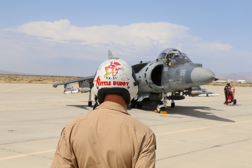 ‘Cosmo’ Leads Final Harrier Test as VX-31 Ends Historic Chapter