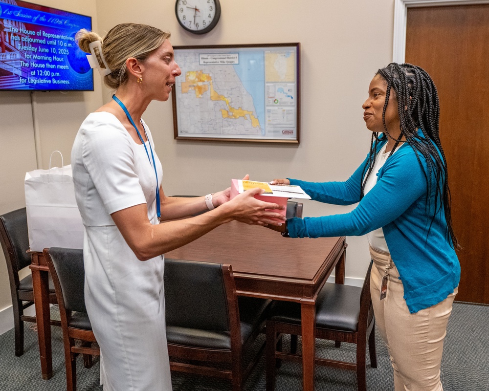 Capitol Hill Cupcake Delivery in honor of the U.S. Army’s 250th Birthday