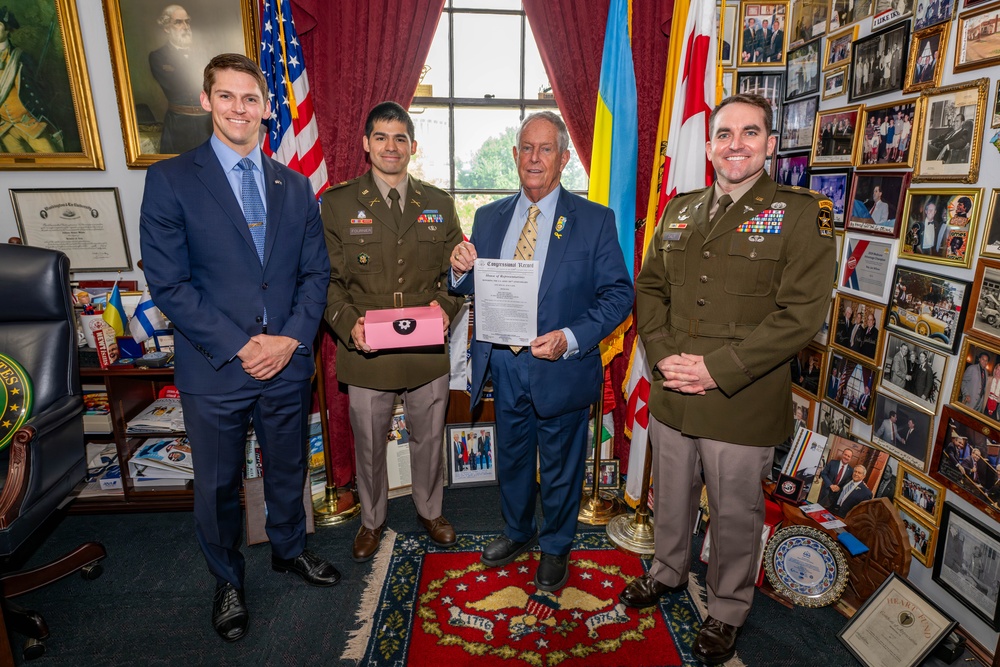 Capitol Hill Cupcake Delivery in honor of the U.S. Army’s 250th Birthday