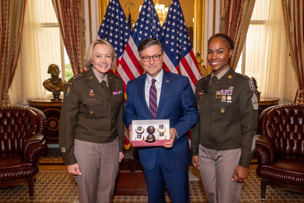 Capitol Hill Cupcake Delivery in honor of the U.S. Army’s 250th Birthday