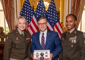Capitol Hill Cupcake Delivery in honor of the U.S. Army’s 250th Birthday