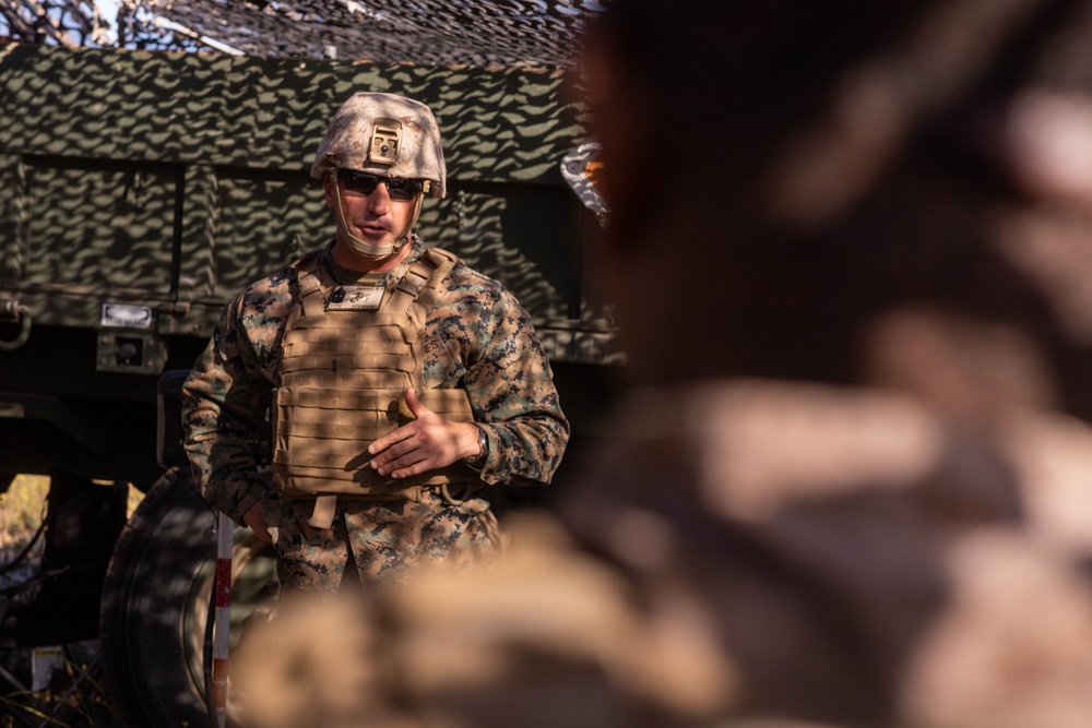 14th Marine Regiment leadership visit November battery Marines during Regimental FIREX