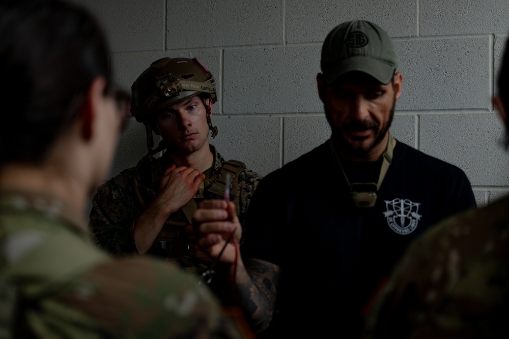 Military Medics Train in Realistic Scenarios During JEMX-25
