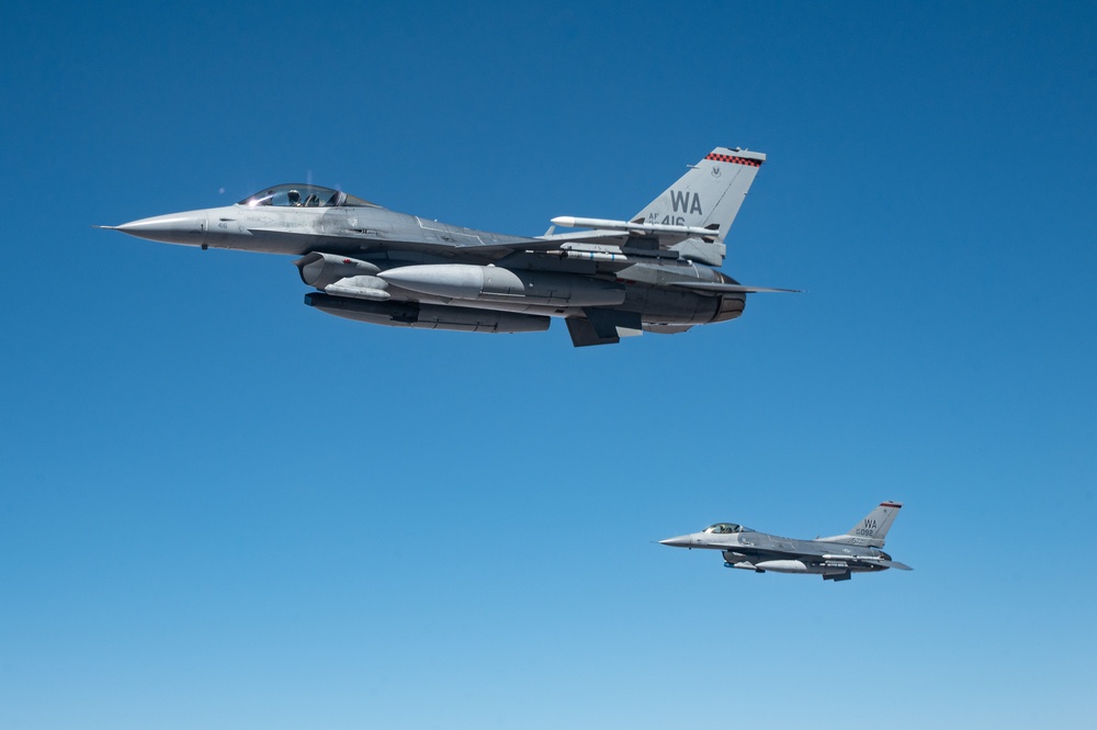 509th WPS refuel F-16s during WSINT