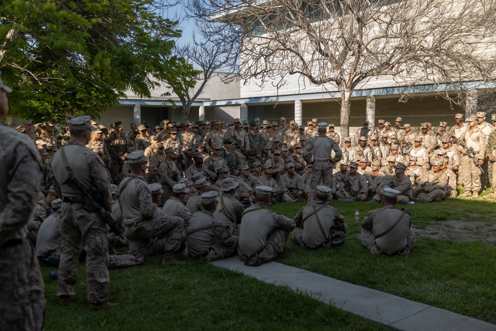 Leaders talk to U.S. Marines, Sailors with Task Force 51
