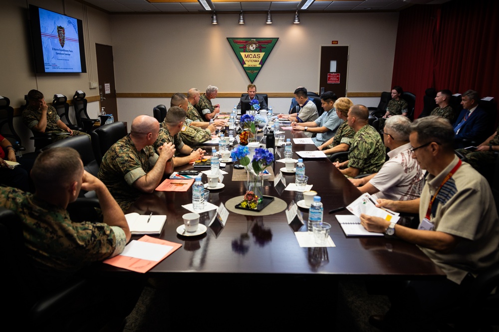 U.S. Ambassador William E. Grayson Visits U.S. Military Leaders in Japan