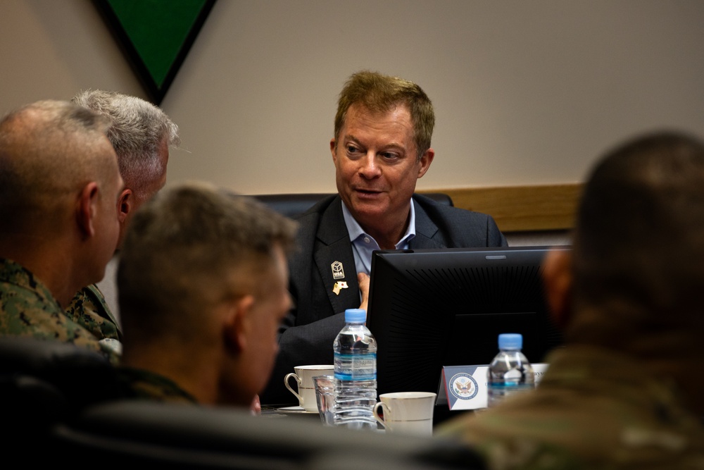 U.S. Ambassador William E. Grayson Visits U.S. Military Leaders in Japan