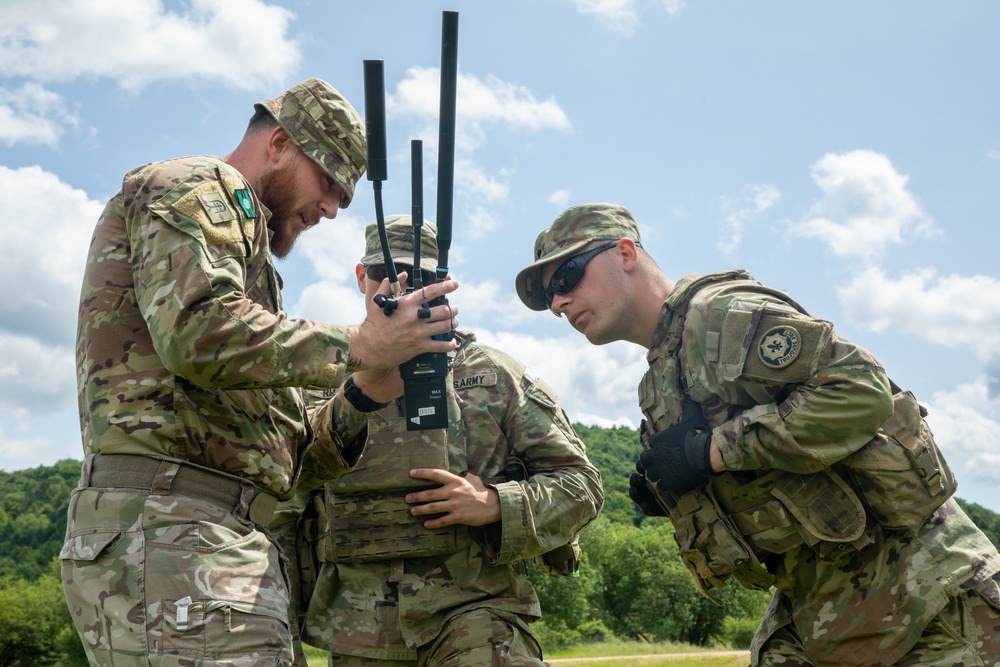 U.S. Army and British soldiers cross-train CUAS during Project Flytrap