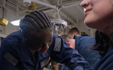 USS America (LHA 6) Conducts Valkyrie Training