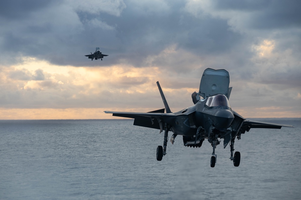 31st MEU | F-35B Lightning IIs conduct rapid flight operations