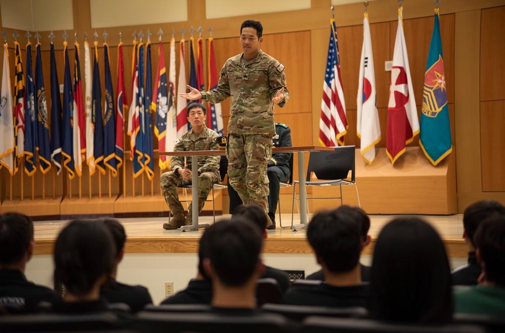 Future ROK military members learn about ROK-U.S. alliance