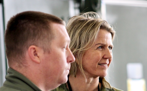 Major General Elisabeth Michelsen visits U.S. VP Squadrons