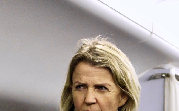 Major General Elisabeth Michelsen visits U.S. VP Squadrons