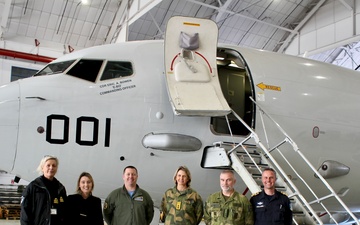 Major General Elisabeth Michelsen visits U.S. VP Squadrons