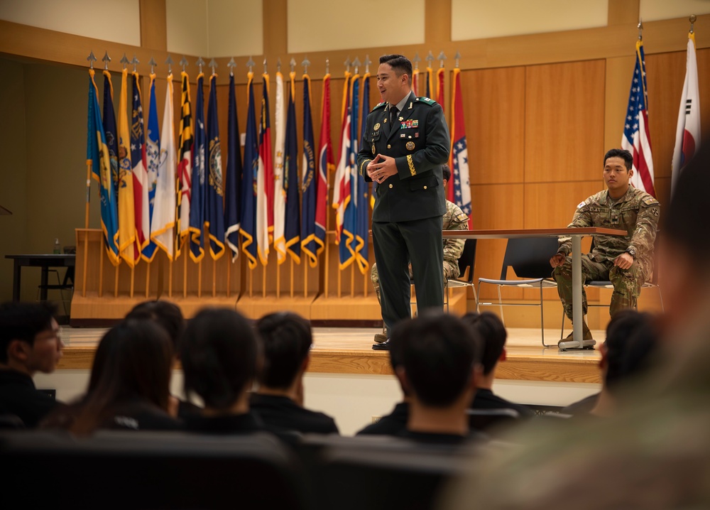 Future ROK military members learn about ROK-U.S. alliance