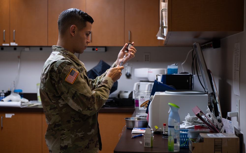 6th SFS MWDs partner with Army for veterinary needs