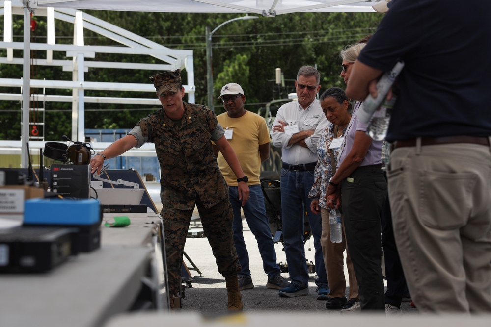 Defense Science Study Group Visits Combat Logistics Battalion 8, Innovation Campus