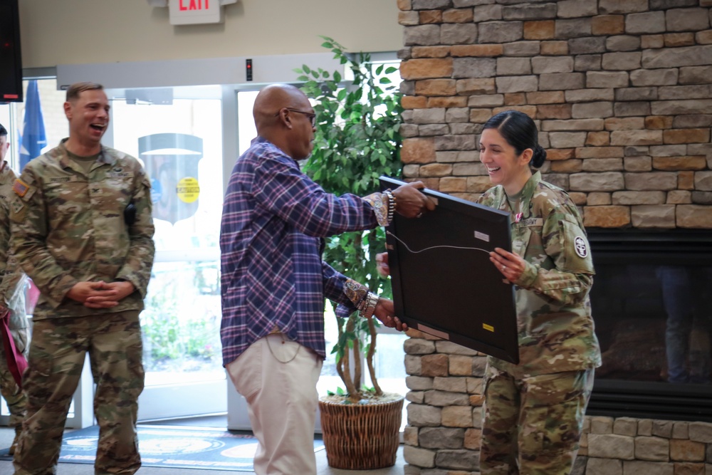 Soldier Recovery Unit Welcomes New Commander, Bids Farewell to LTC Horton
