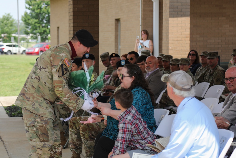 Soldier Recovery Unit Welcomes New Commander, Bids Farewell to LTC Horton