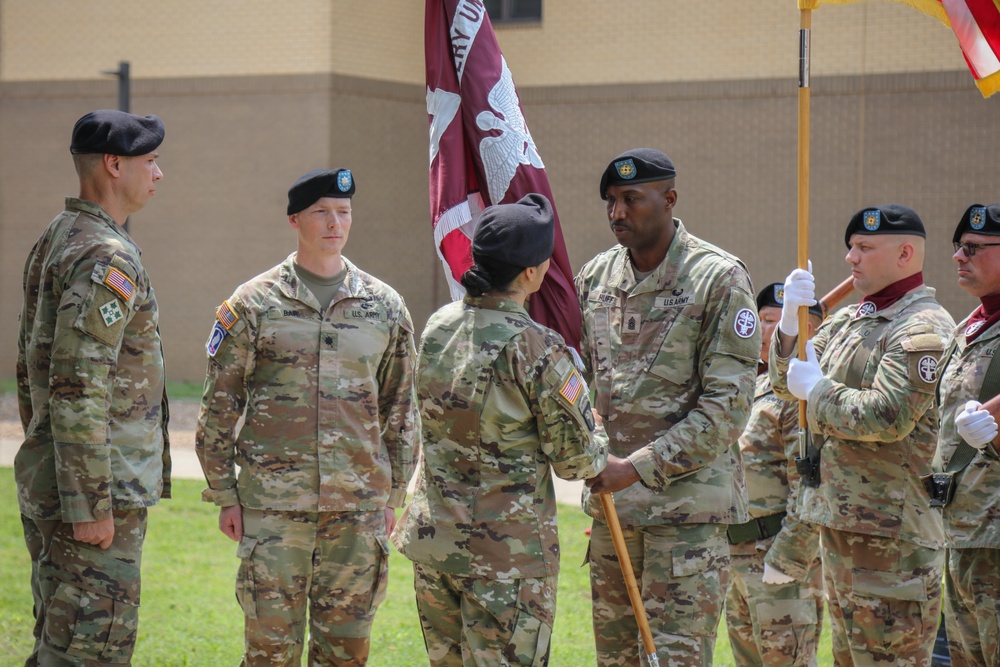 Soldier Recovery Unit Welcomes New Commander, Bids Farewell to LTC Horton