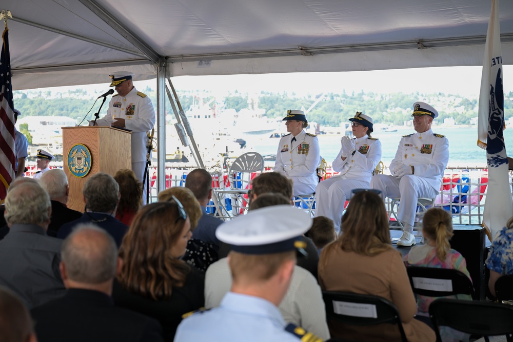 Coast Guard Cutter Healy Holds Change of Command Ceremony