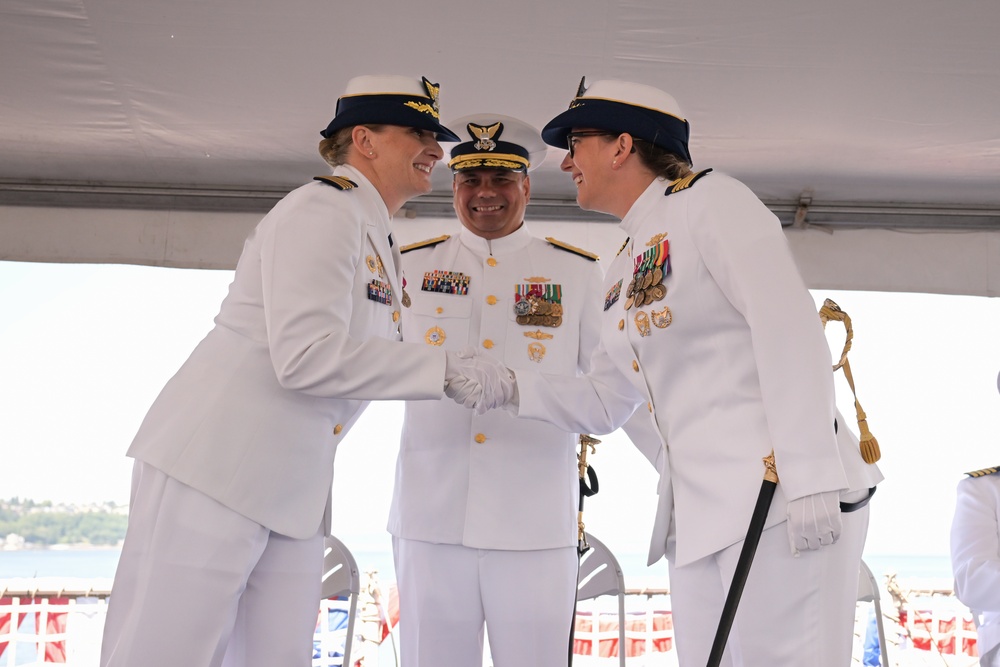 Coast Guard Cutter Healy Holds Change of Command Ceremony