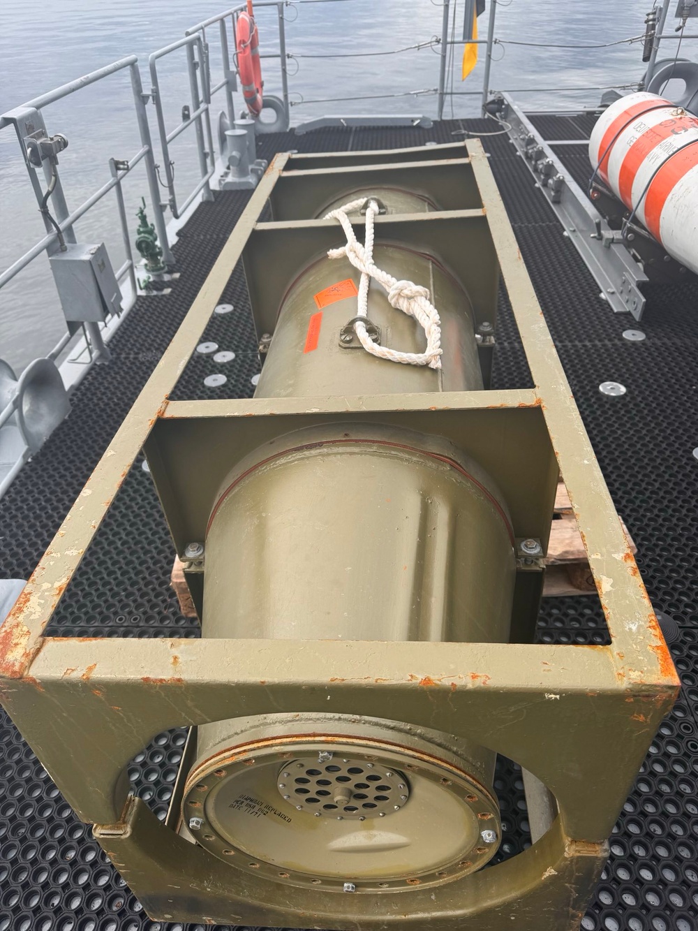 FGS Datteln neutralizes a Danish mine during BALTOPS 25