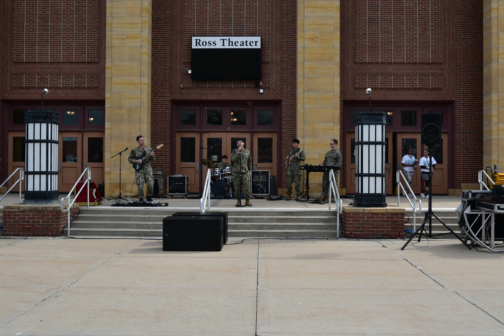 Horizon Performs at SAPR 5k Run