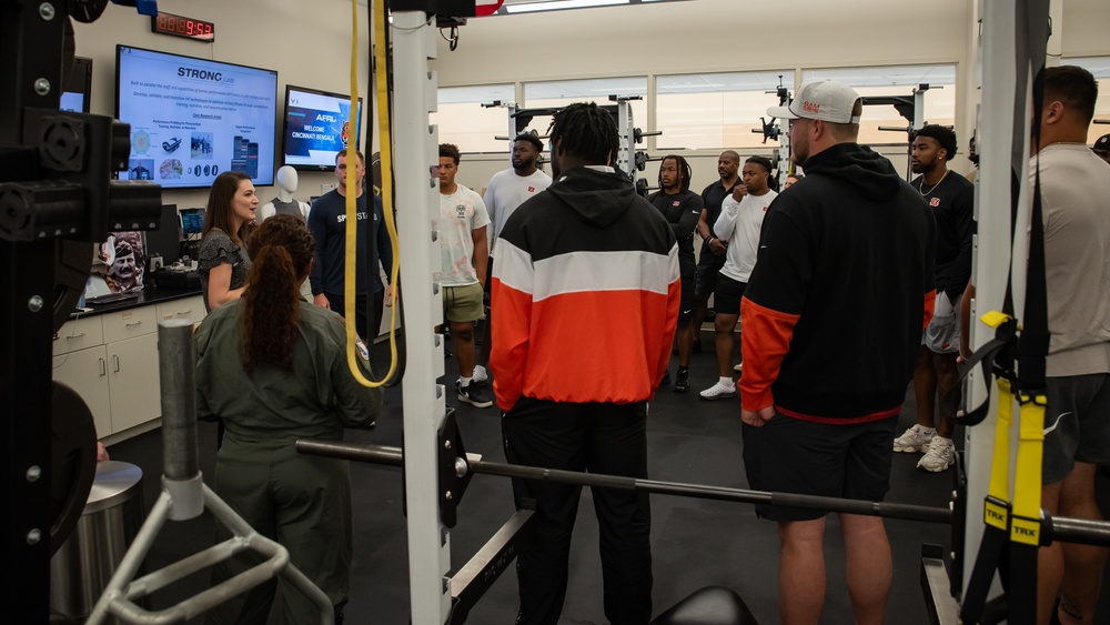 Cincinnati Bengals rookies visit AFRL’s 711th Human Performance Wing
