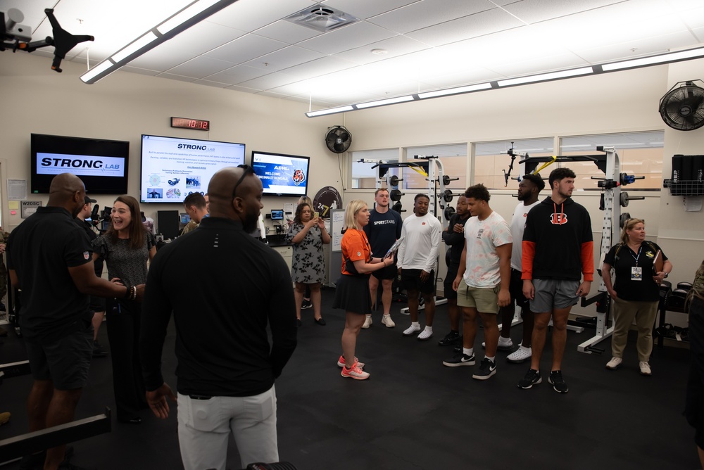 Cincinnati Bengals rookies visit AFRL’s 711th Human Performance Wing