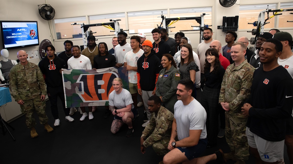 Cincinnati Bengals rookies visit AFRL’s 711th Human Performance Wing