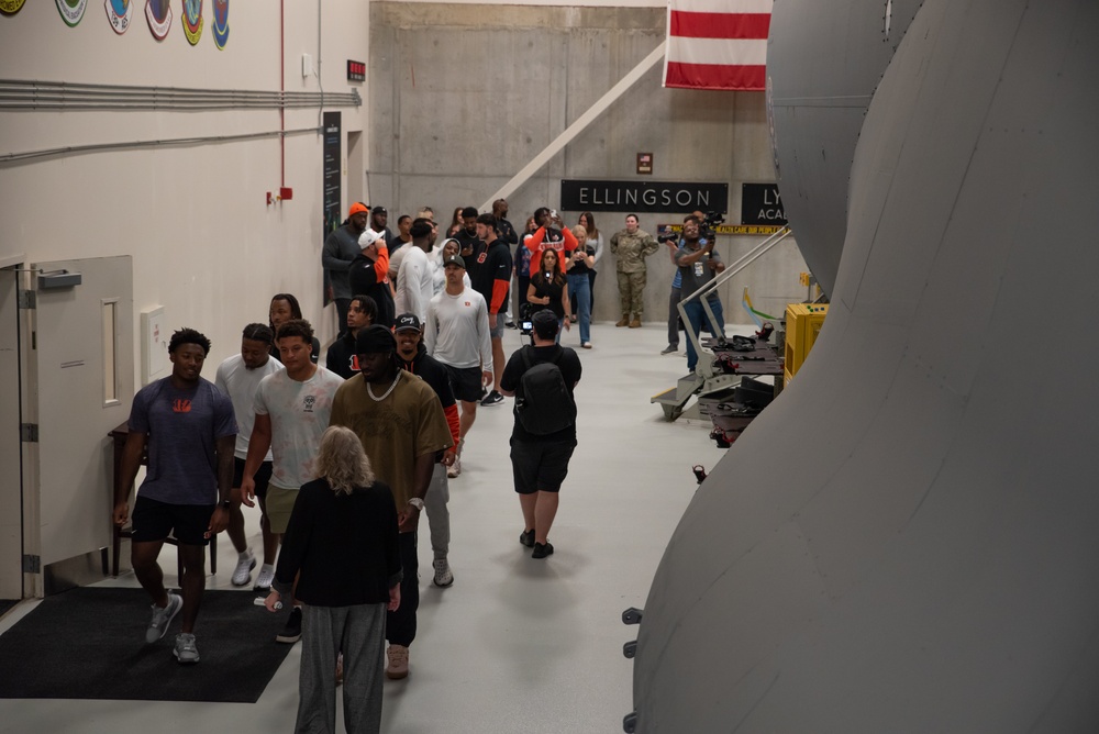 Cincinnati Bengals rookies visit AFRL’s 711th Human Performance Wing