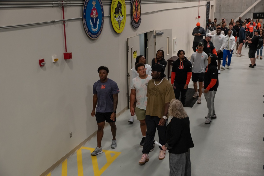 Cincinnati Bengals rookies visit AFRL’s 711th Human Performance Wing