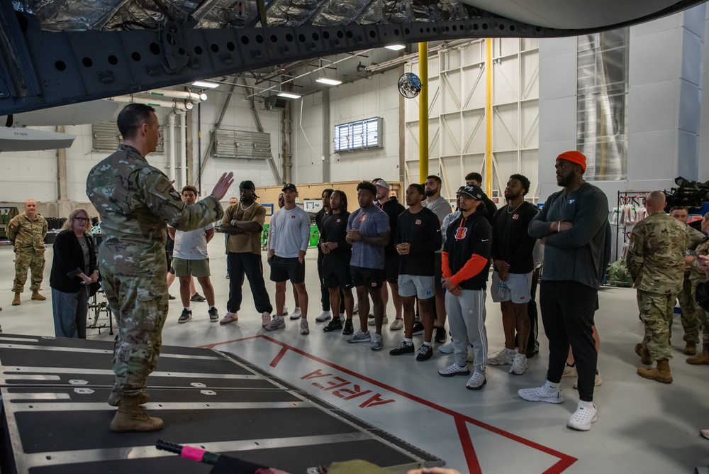 Cincinnati Bengals rookies visit AFRL’s 711th Human Performance Wing