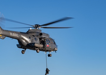 U.S. Navy SEALs, Chilean Navy SF, SOF Conduct HRST Training