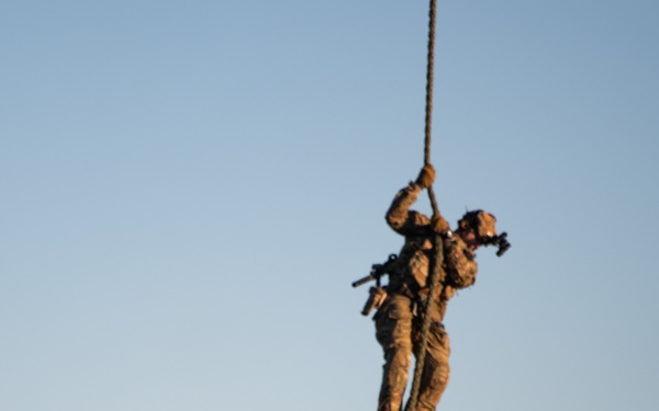 U.S. Navy SEALs, Chilean Navy SF, SOF Conduct HRST Training