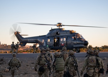 U.S. Navy SEALs, Chilean Navy SF, SOF Conduct HRST Training