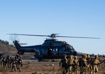 U.S. Navy SEALs, Chilean Navy SF, SOF Conduct HRST Training
