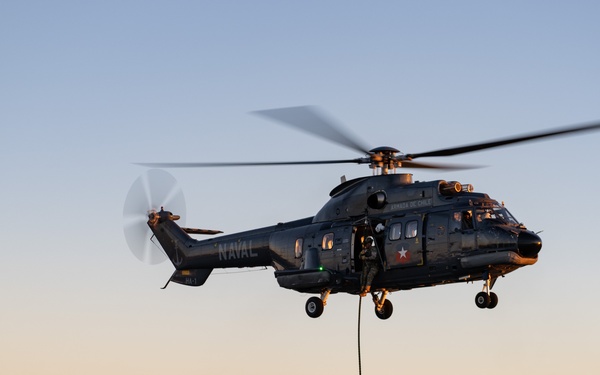 U.S. Navy SEALs, Chilean Navy SF, SOF Conduct HRST Training