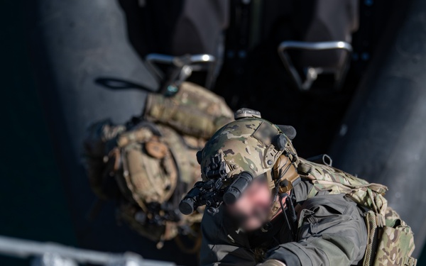 U.S. Navy SEALs, Chilean Navy SF, SOF Conduct VBSS Training
