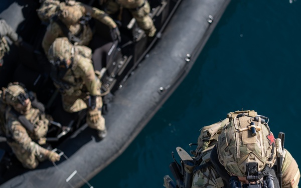 U.S. Navy SEALs, Chilean Navy SF, SOF Conduct VBSS Training