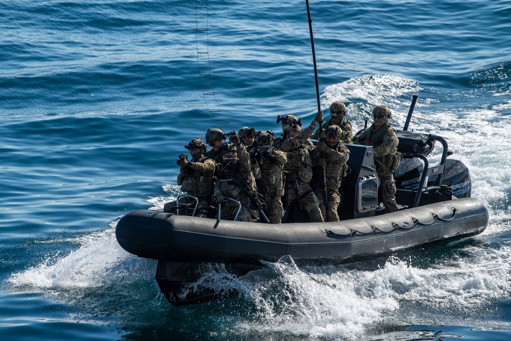 U.S. Navy SEALs, Chilean Navy SF, SOF Conduct VBSS Training