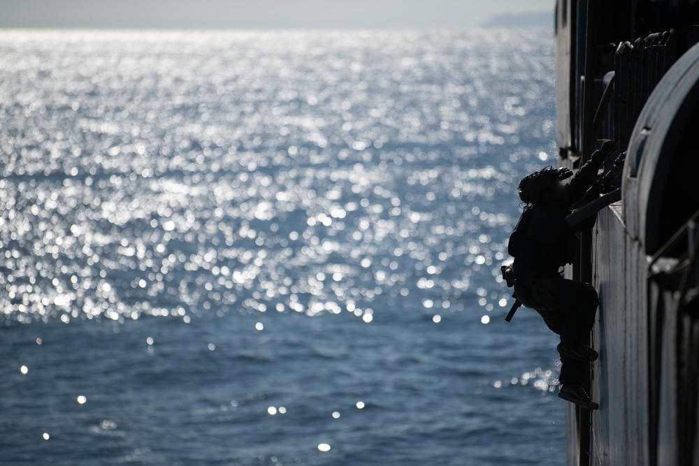 U.S. Navy SEALs, Chilean Navy SF, SOF Conduct VBSS Training