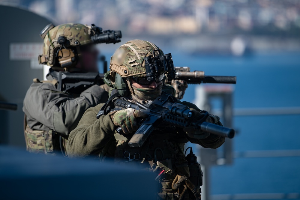 U.S. Navy SEALs, Chilean Navy SF, SOF Conduct VBSS Training